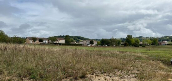 Terrain à bâtir à Naucelles, Auvergne-Rhône-Alpes